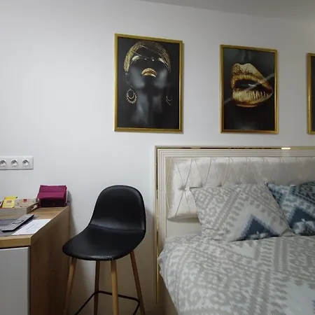 Identity By Nights & Smiles Apartment *