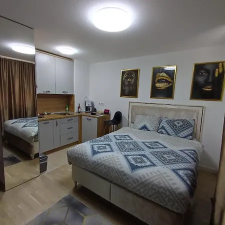 Identity By Nights & Smiles Apartment *